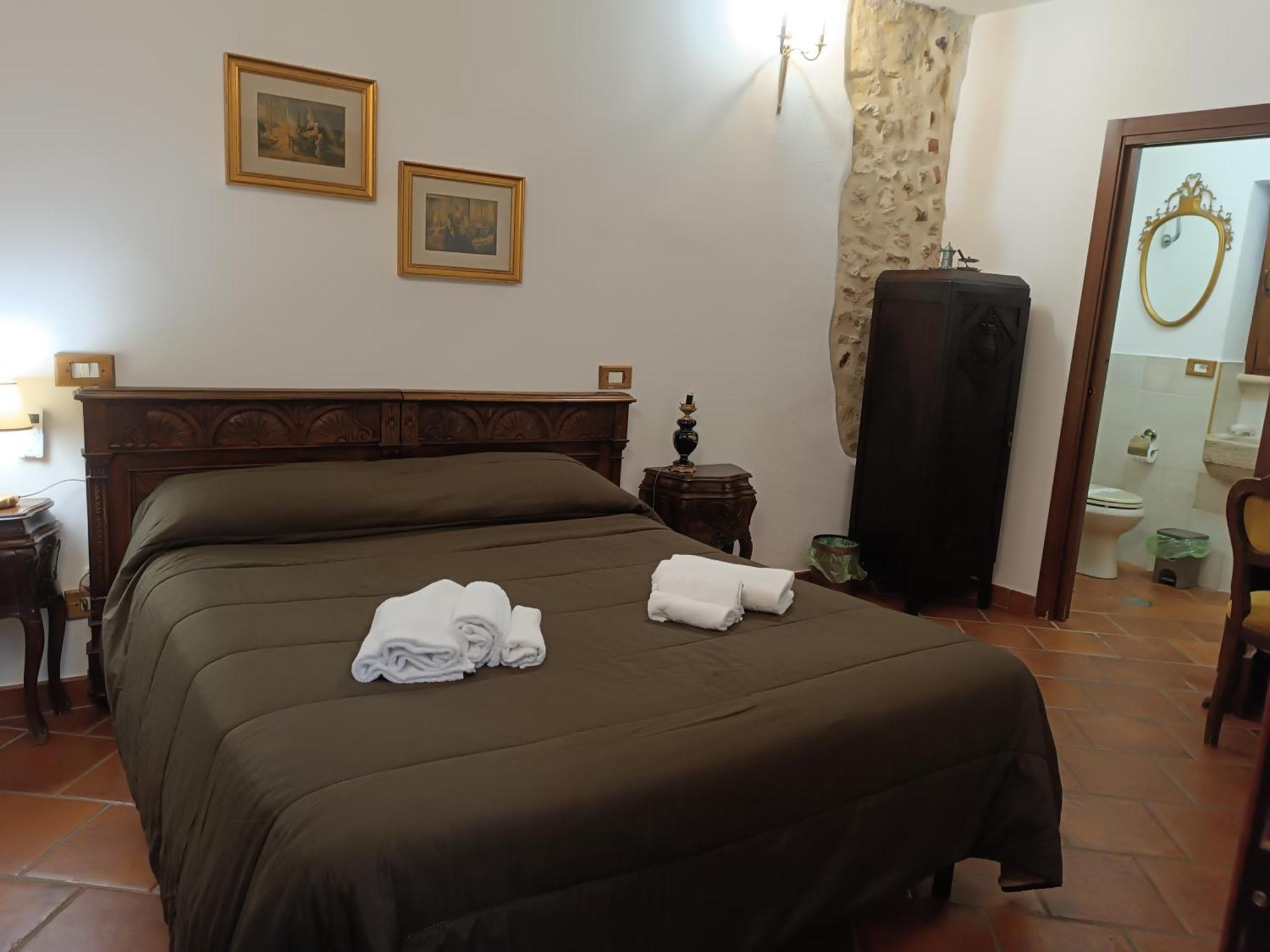 La Rupe Bed And Breakfast Norma Quarto foto