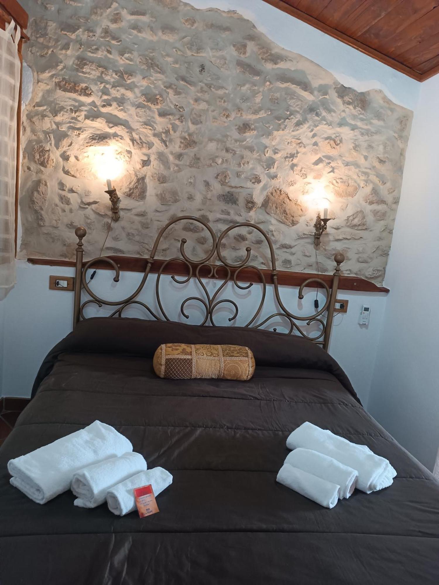 La Rupe Bed And Breakfast Norma Quarto foto