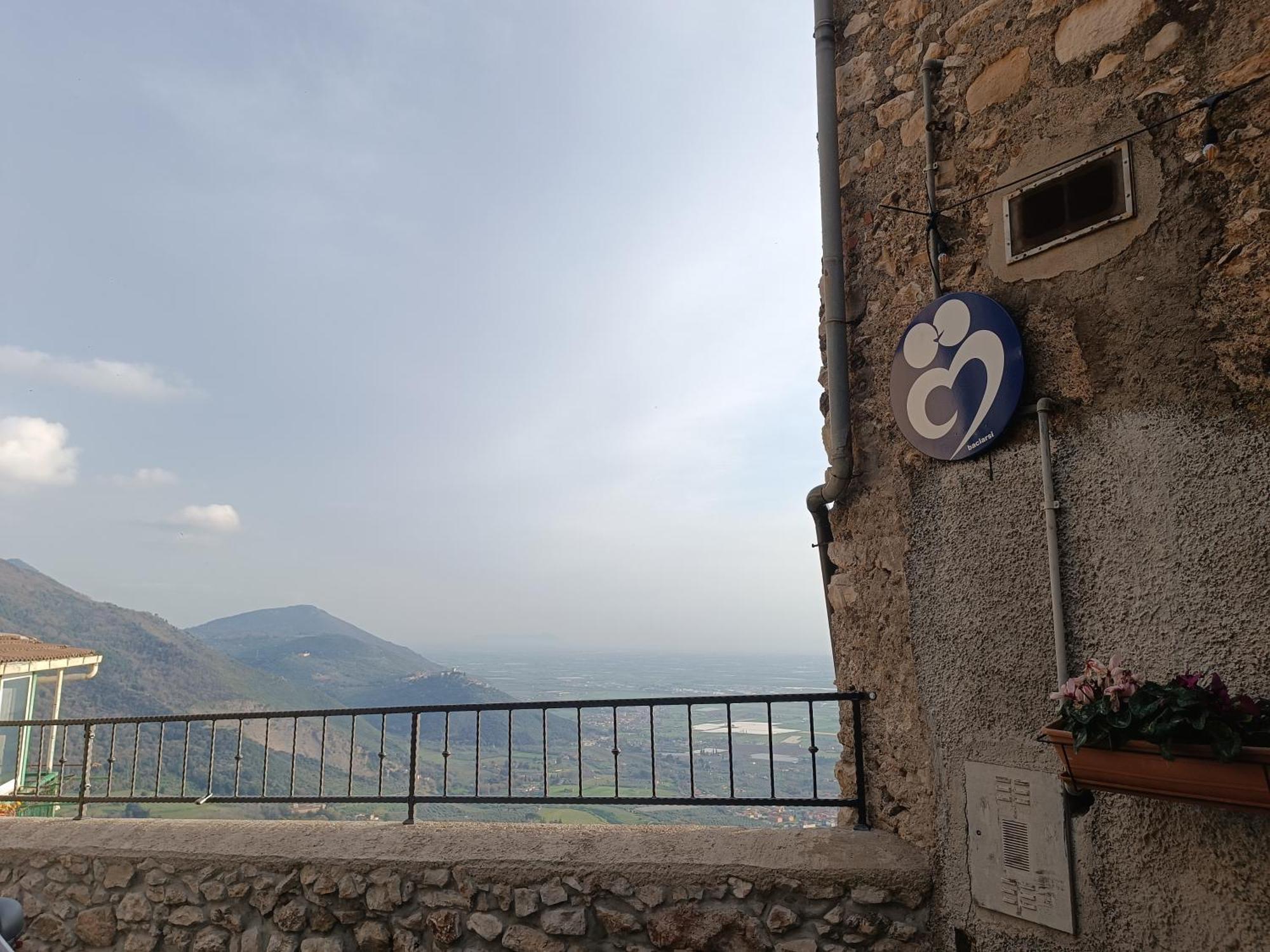 La Rupe Bed And Breakfast Norma Quarto foto