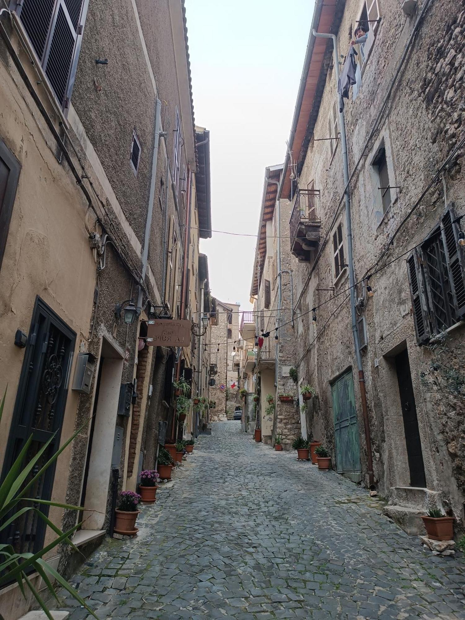 La Rupe Bed And Breakfast Norma Quarto foto